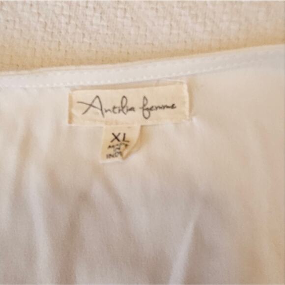 Elegant White Lace Trim Top NWOT - Picture 4 of 8